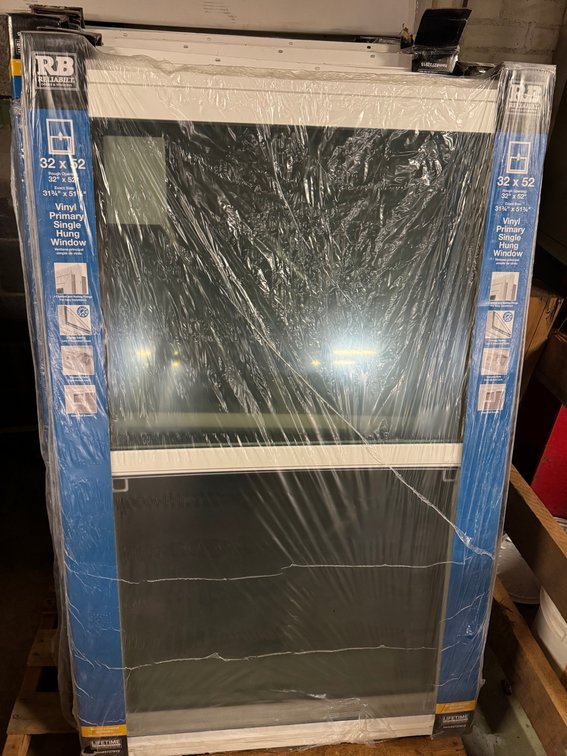 Vinyl single hung window