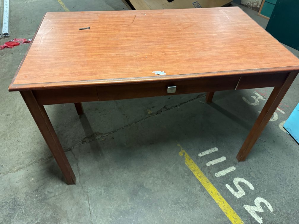 Wooden 1 drawer desk
