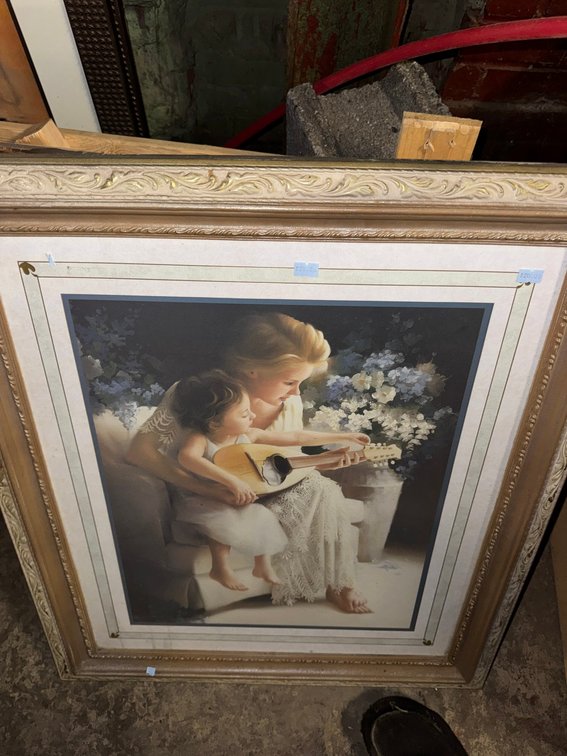 Lot of framed paintings