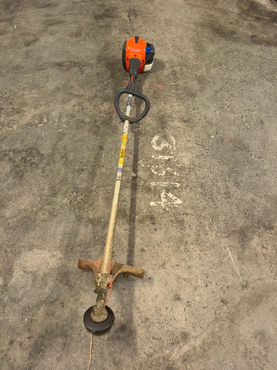 Husqvarna 322L weed eater