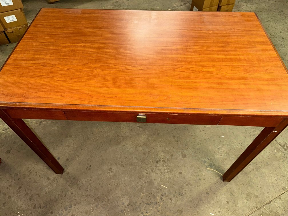 Wooden 1 drawer desk