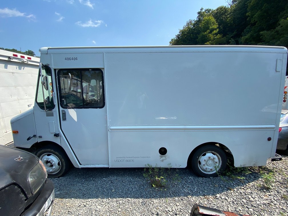 2002 Freightliner FedEx Parcel Delivery Truck