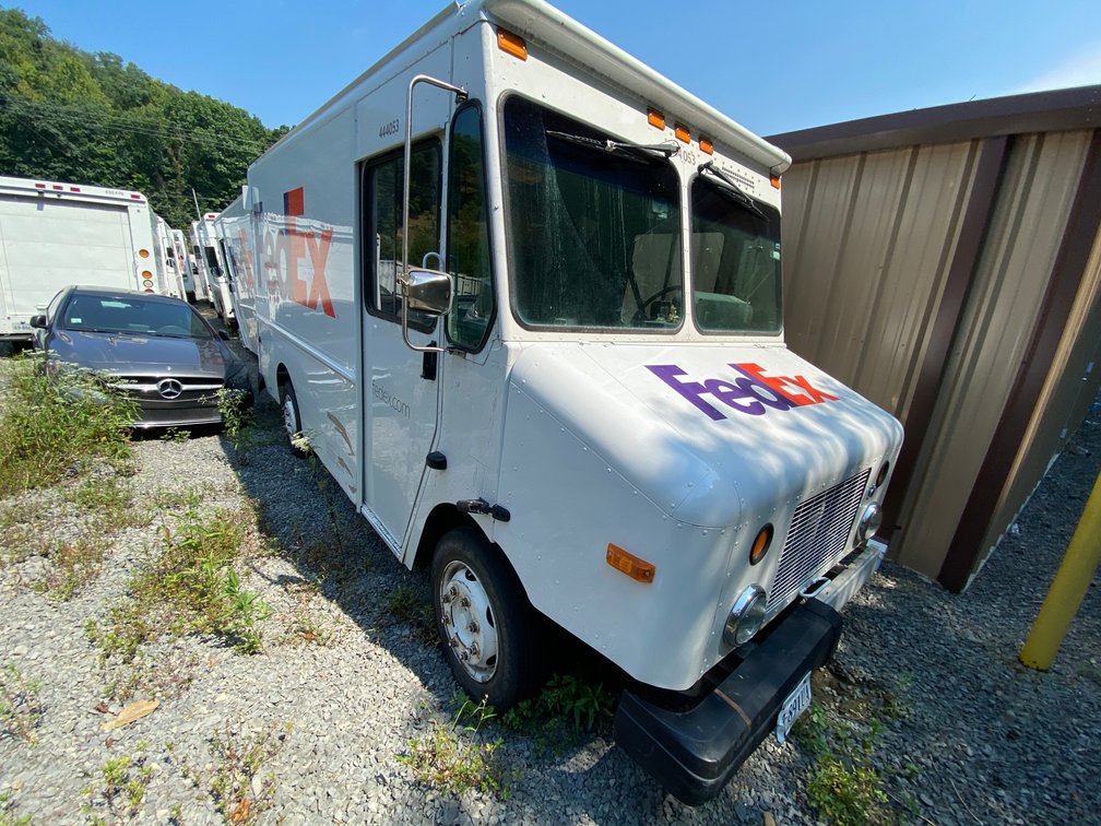 2004 Freightliner FedEx Parcel Delivery Truck