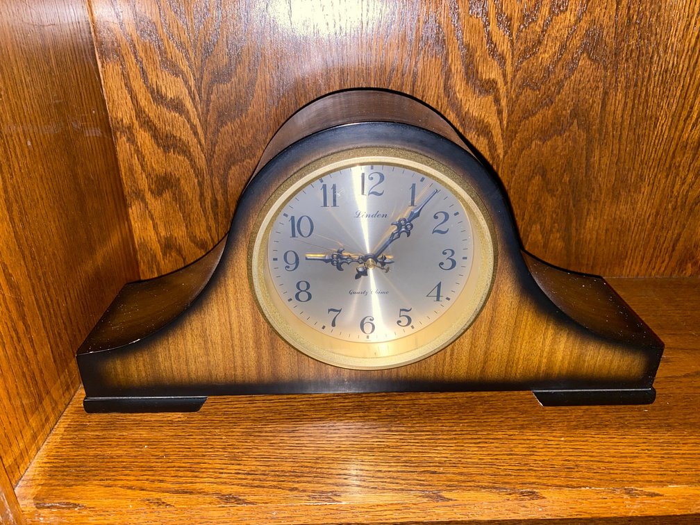 Linden Mantle Clock