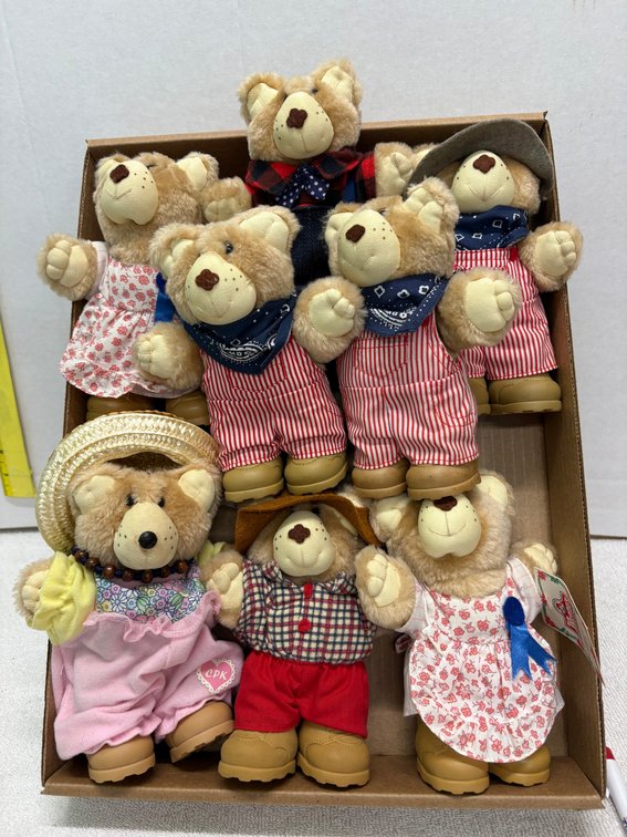 Lot of 8 Wendy's Furskins 6 inch Cabbage Patch Bears
