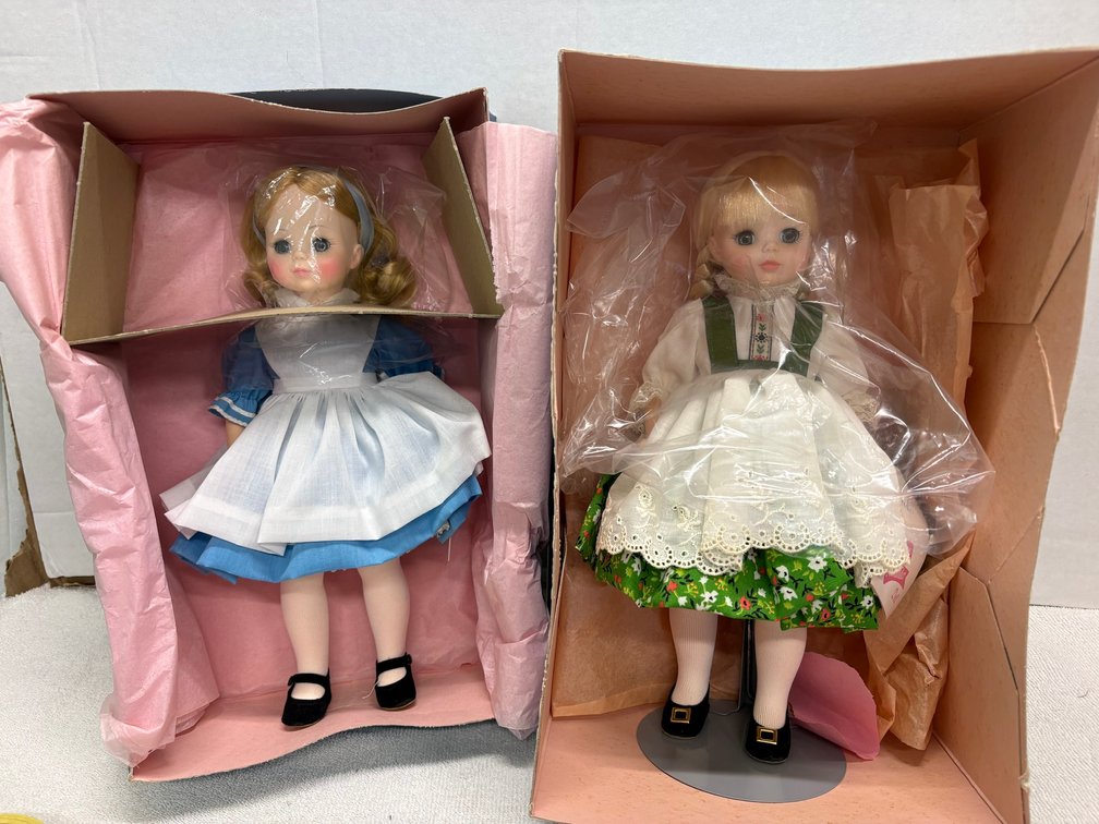 Madame Alexander 13" Alice and Heidi