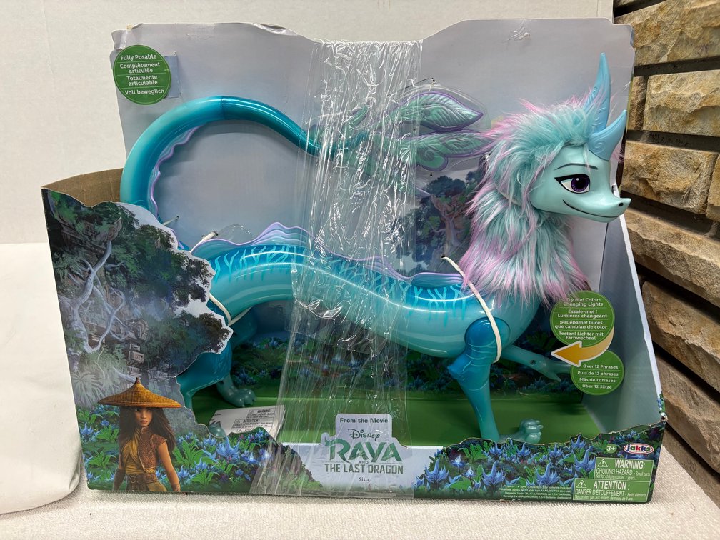 2 Disney Raya The Last Dragon new in box