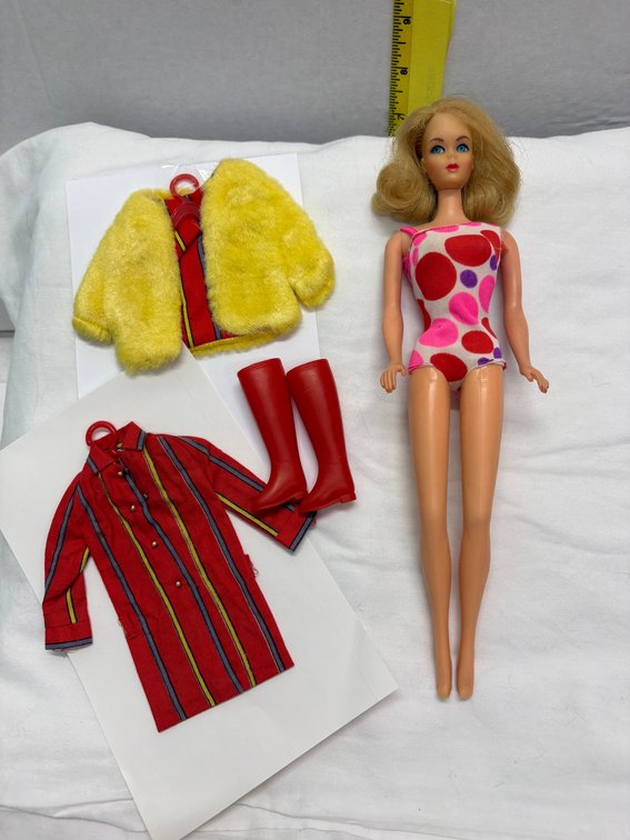 Barbie Twist and Turn Flip with Smasharoo Outfit