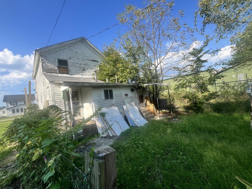 Image for Huntington Duplex Selling to the Highest Bidder