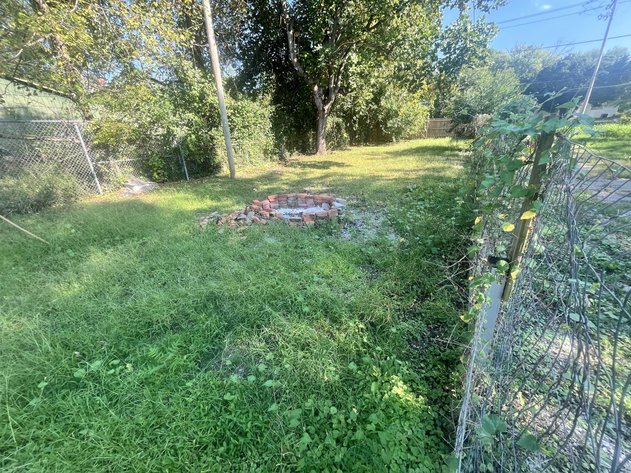 Image for Huntington Duplex Selling to the Highest Bidder