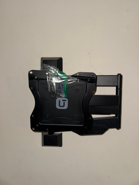 Utilitech Full-Motion TV Wall Mount