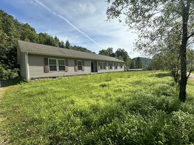 Image for 4 Bedroom on 2.77 Acres in Roane County