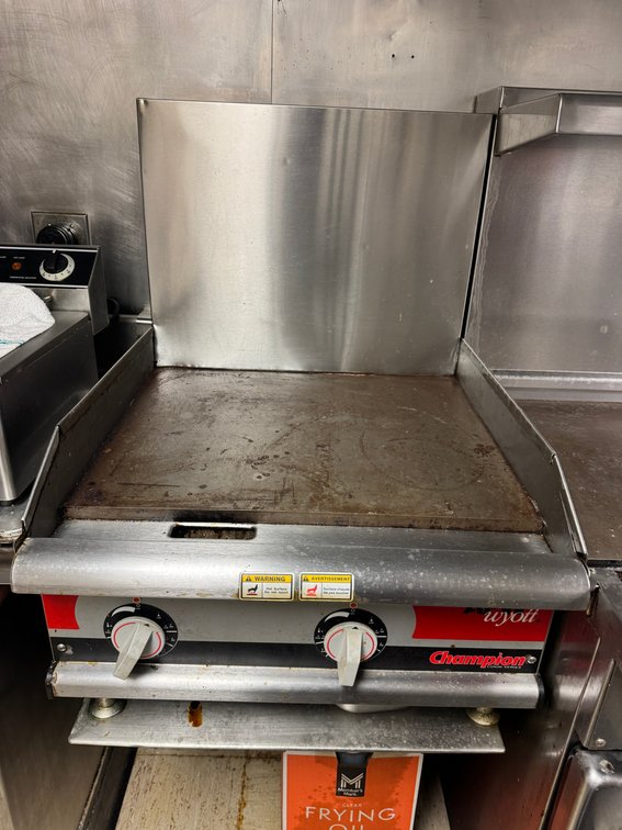 Commercial flat-top griddle