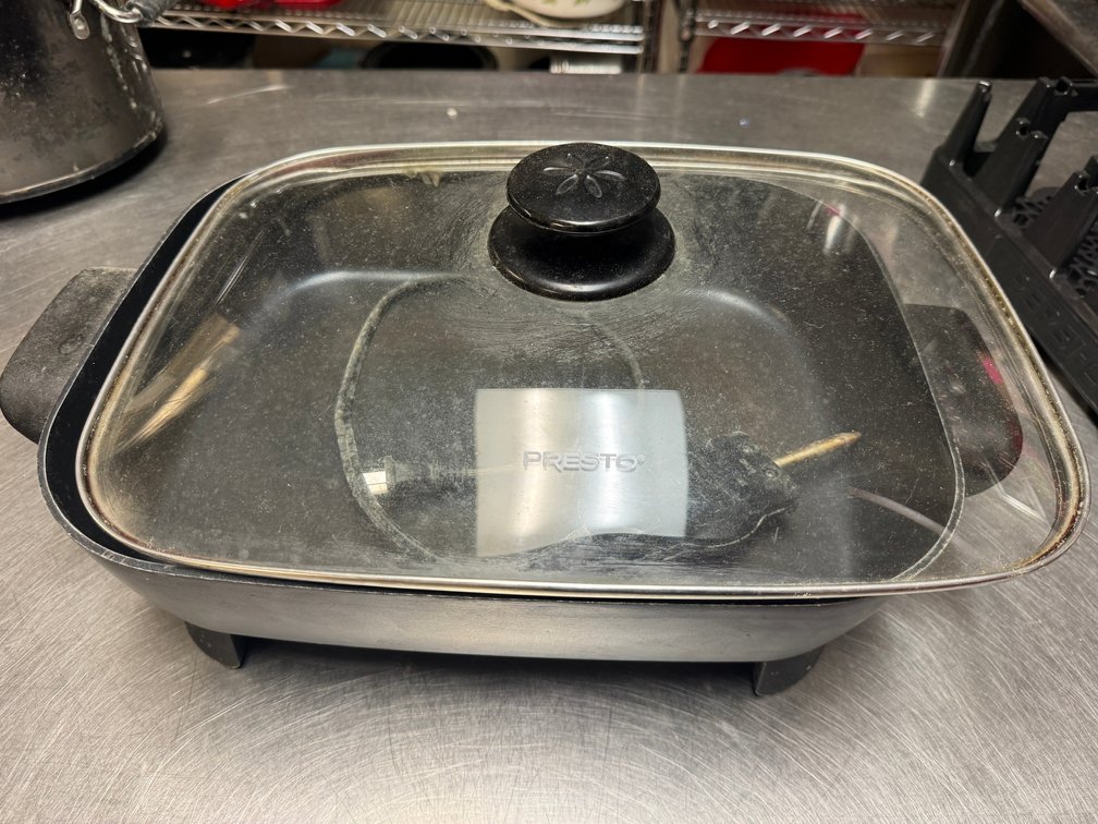 Presto electric roasters / slow cookers