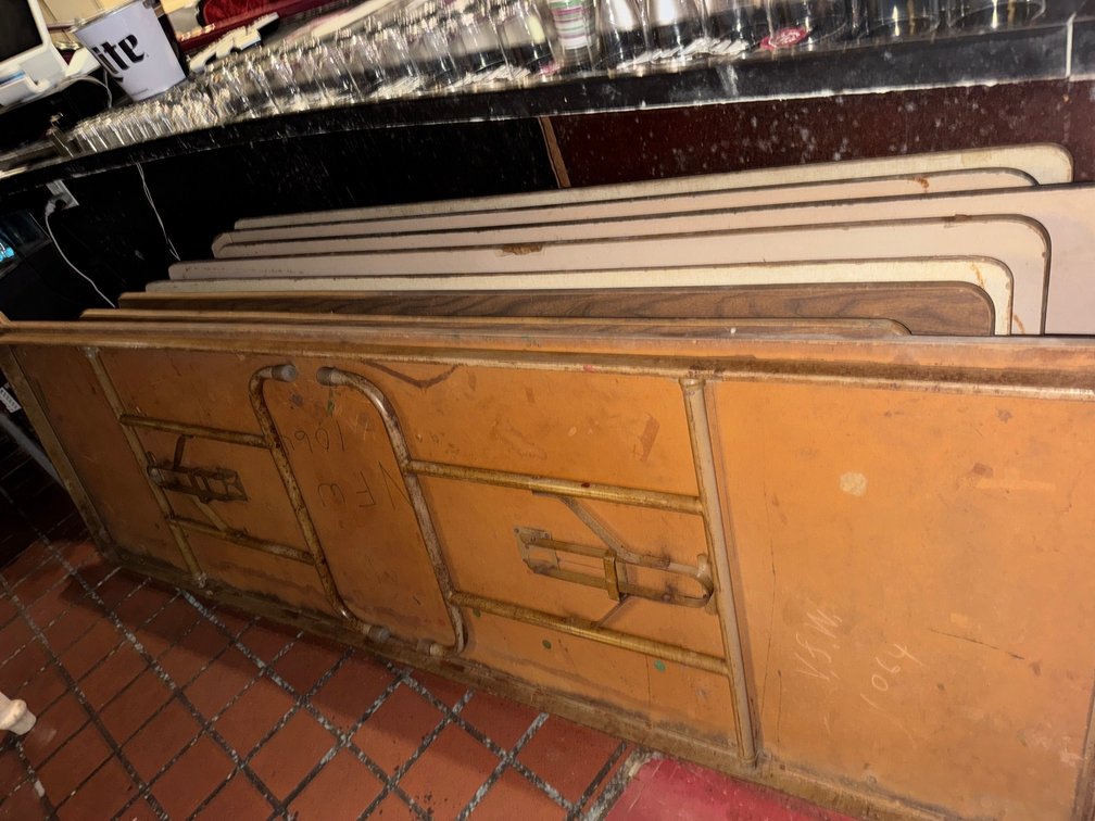 Folding leg display tables