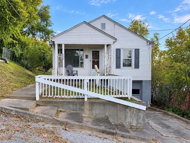 Image for 2 Bedroom in Nitro with a Garage & Workshop Space