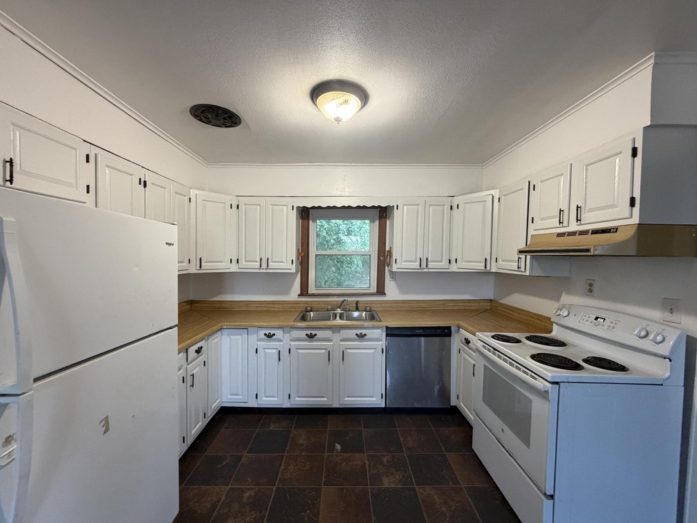 Image for 2 Bedroom in Nitro with a Garage & Workshop Space