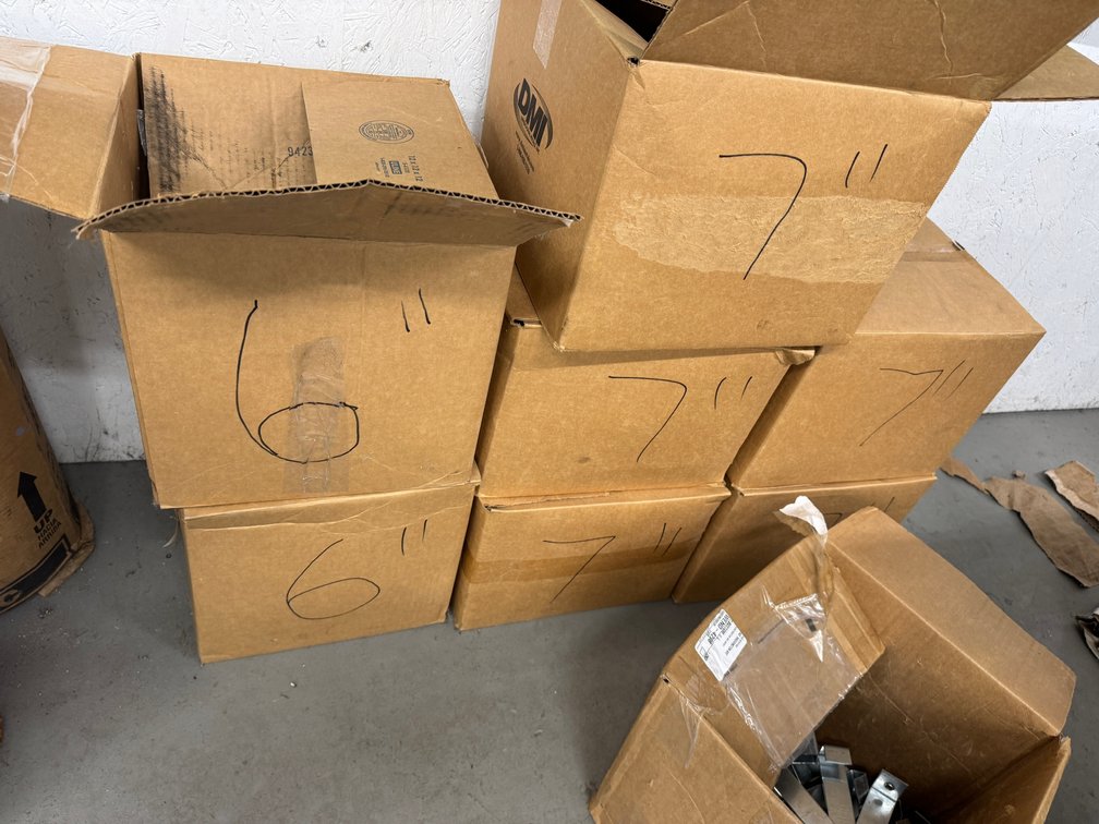 Bulk Preformed Metal Brackets / Clips