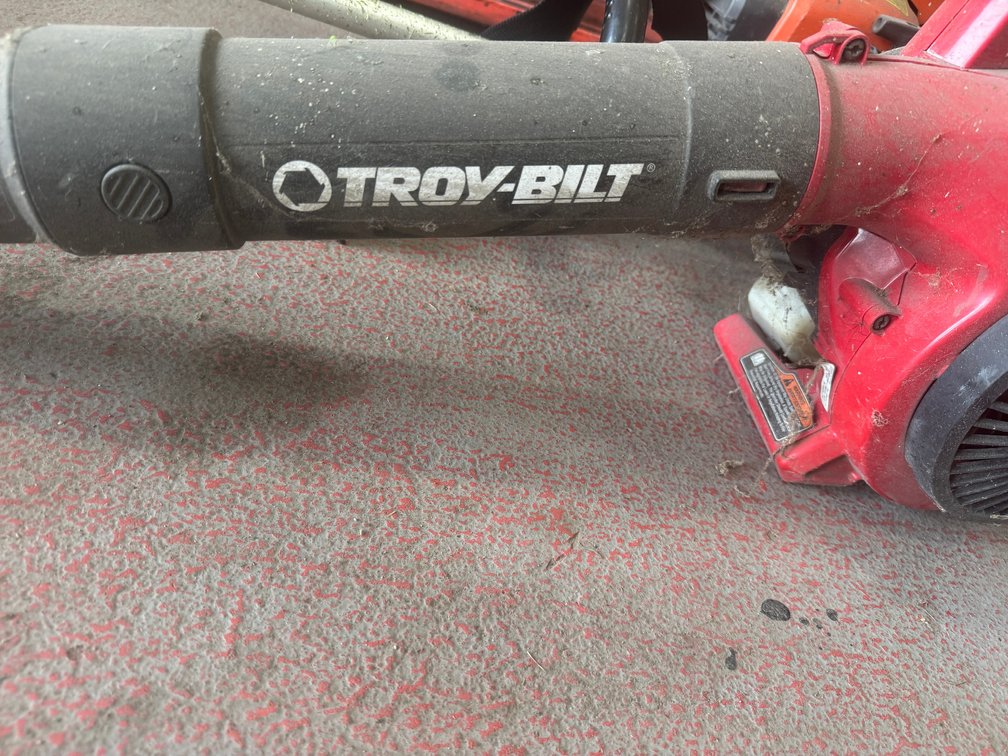 2 leaf blowers and stihl weed eater