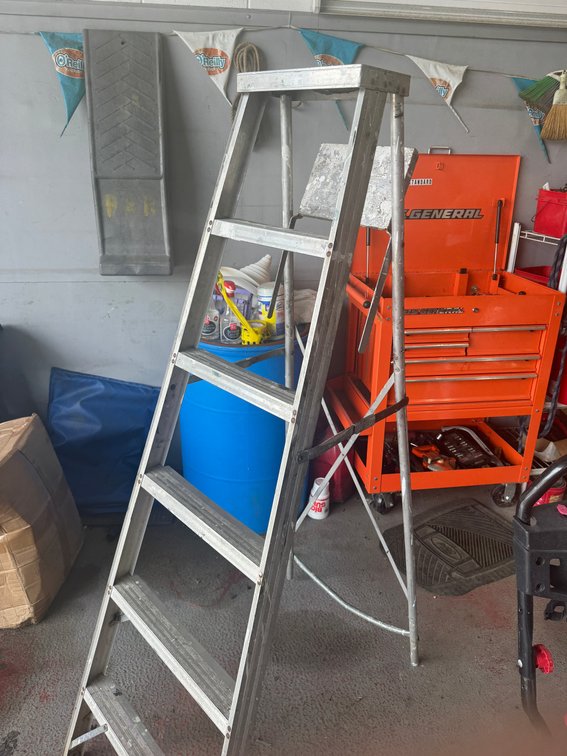 Aluminum Step Ladder