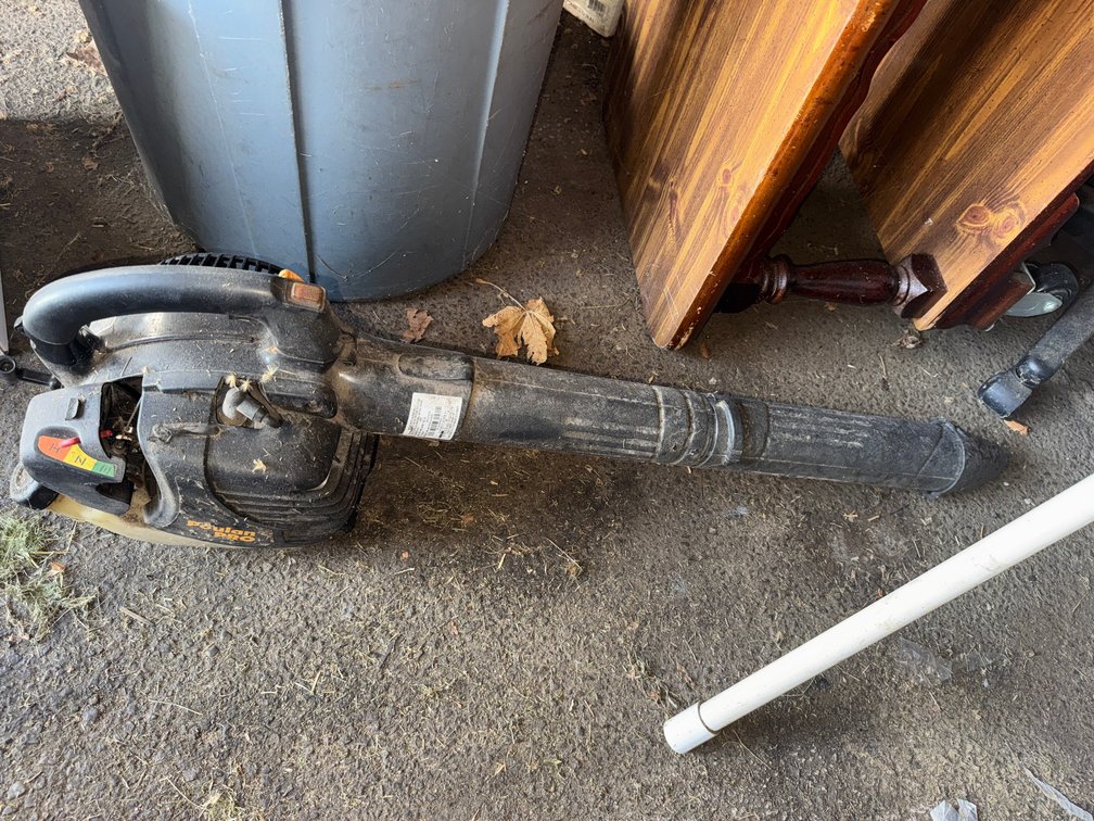Poulan Pro 25cc Leaf Blower / Vacuum