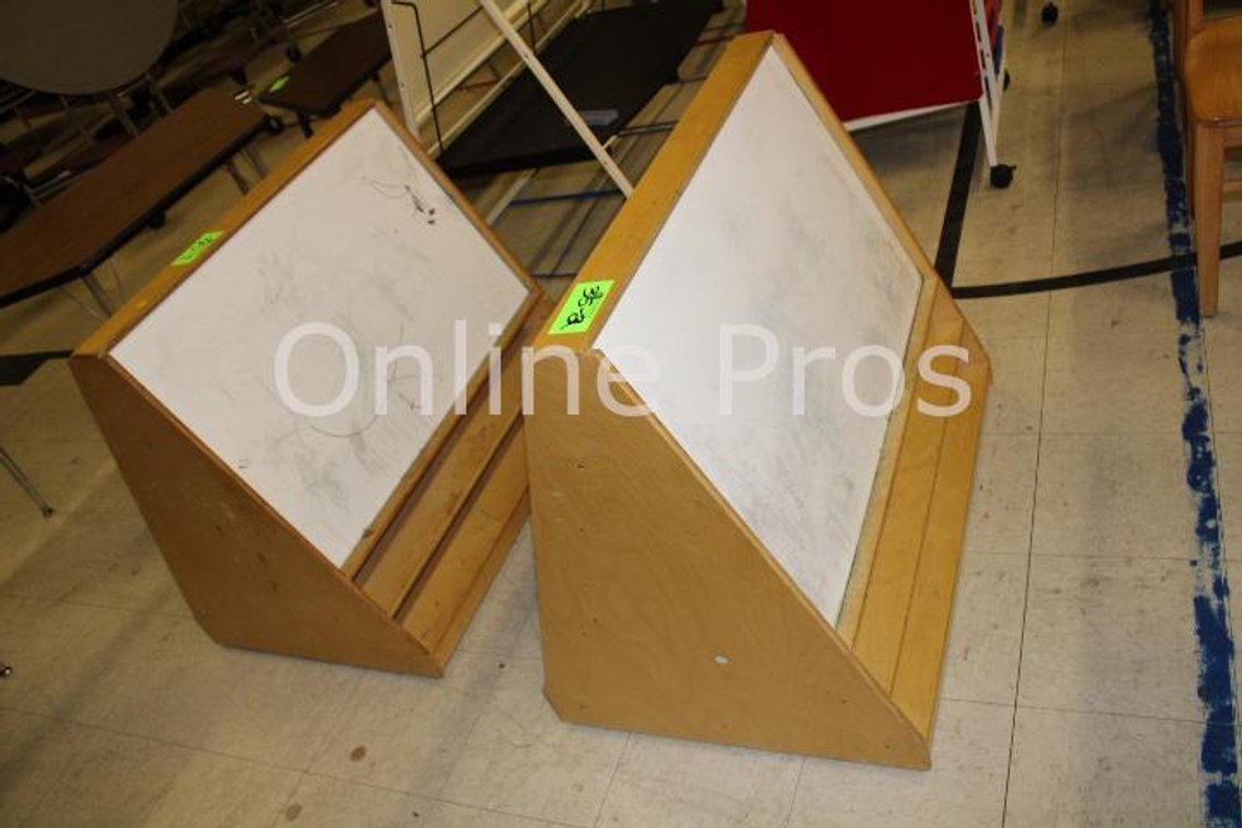 (Lot) Pre-K Book Racks