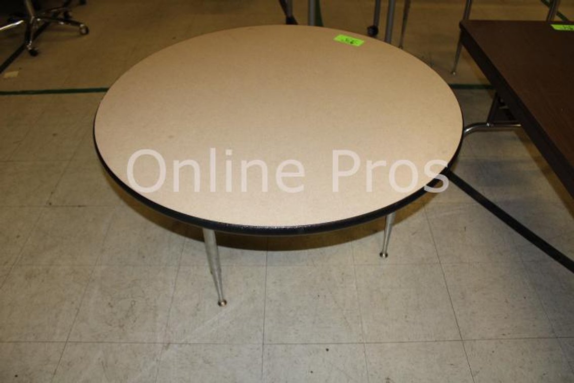 (1) Round Table