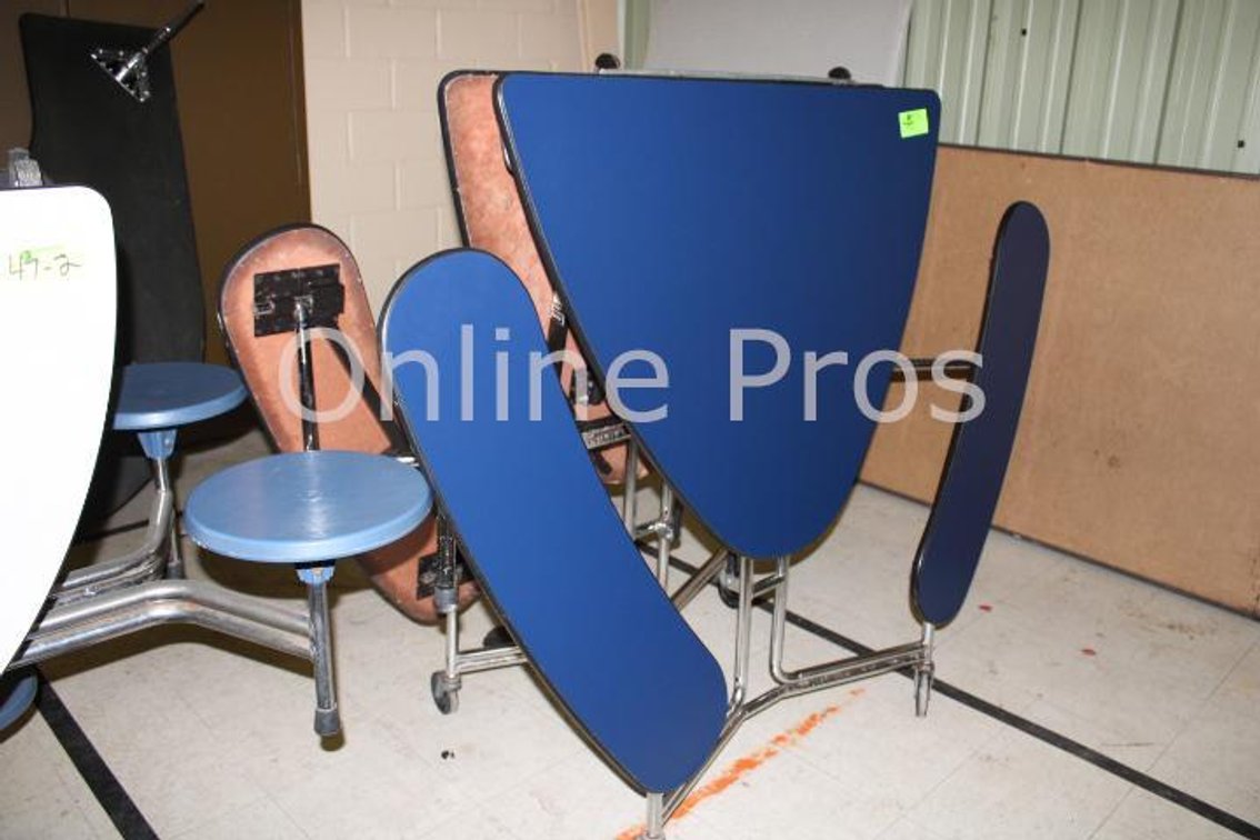 (1) Oval Style Cafeteria Table