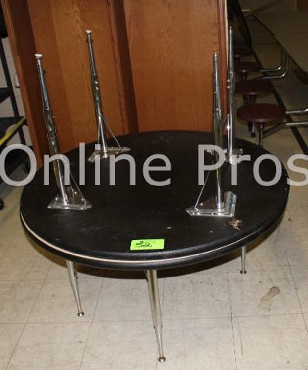 (Lot) Round Tables