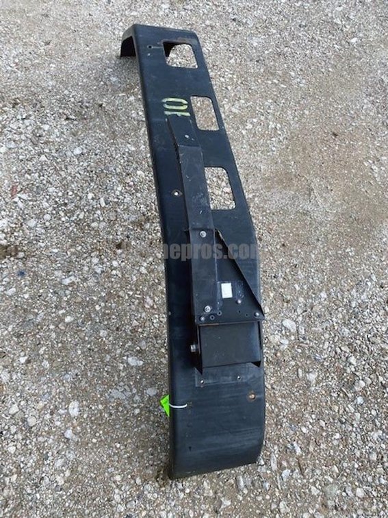 (1) 2003 Freightliner Bus/Truck Front Bumper