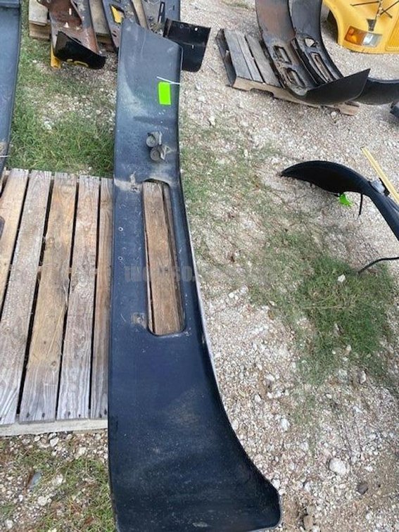 (1) 2006 Freightliner Front Bus Bumper