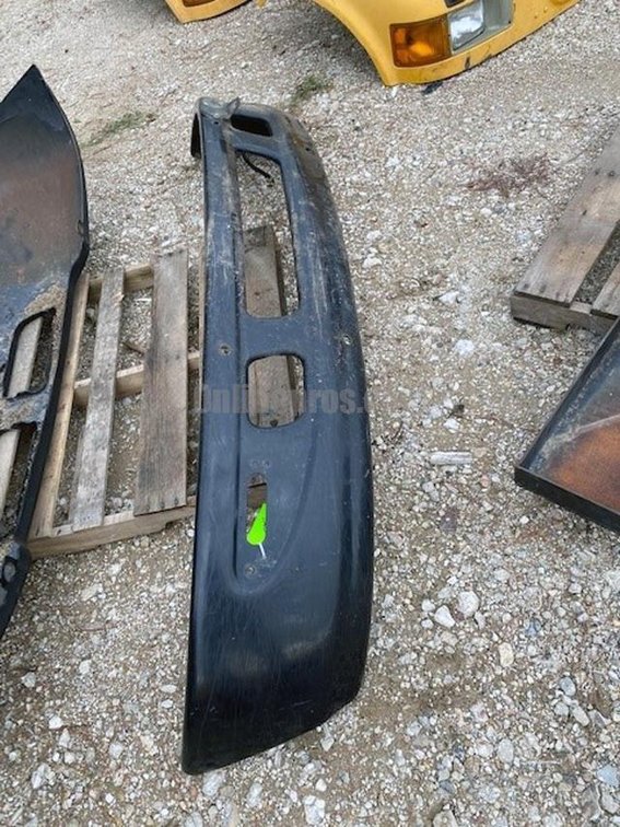 (1) 2005 International Bus Front Bumper