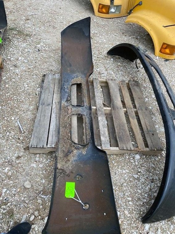 (1) 2006 International Front Bus Bumper