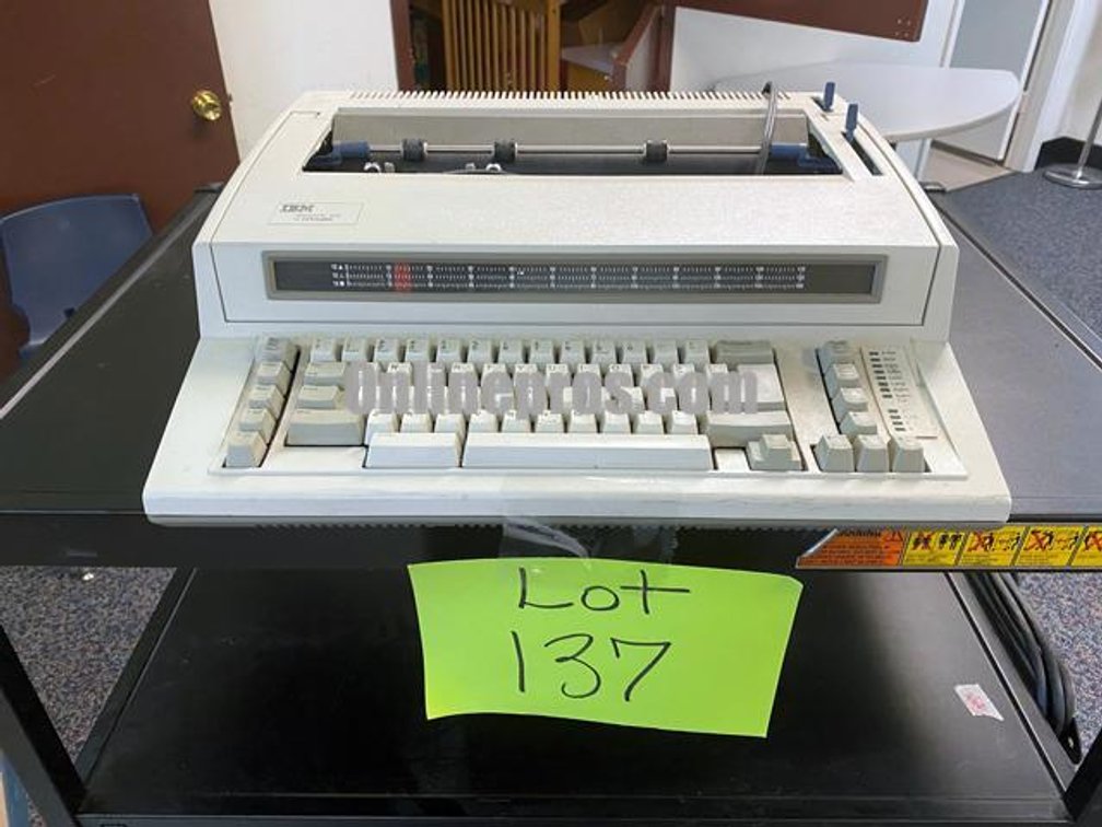 (1) IBM Wheelwritter 1000 Typewriter