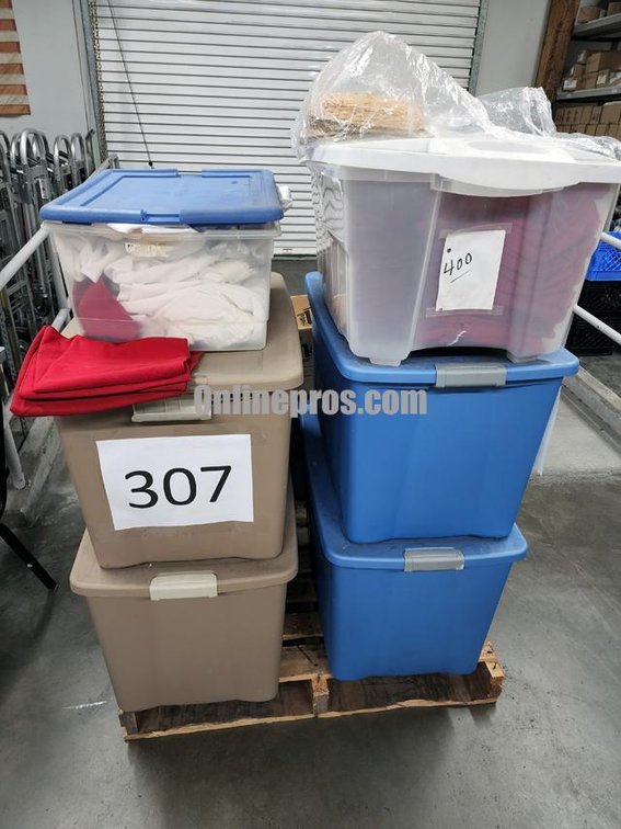 (Lot) Assorted Table Linens
