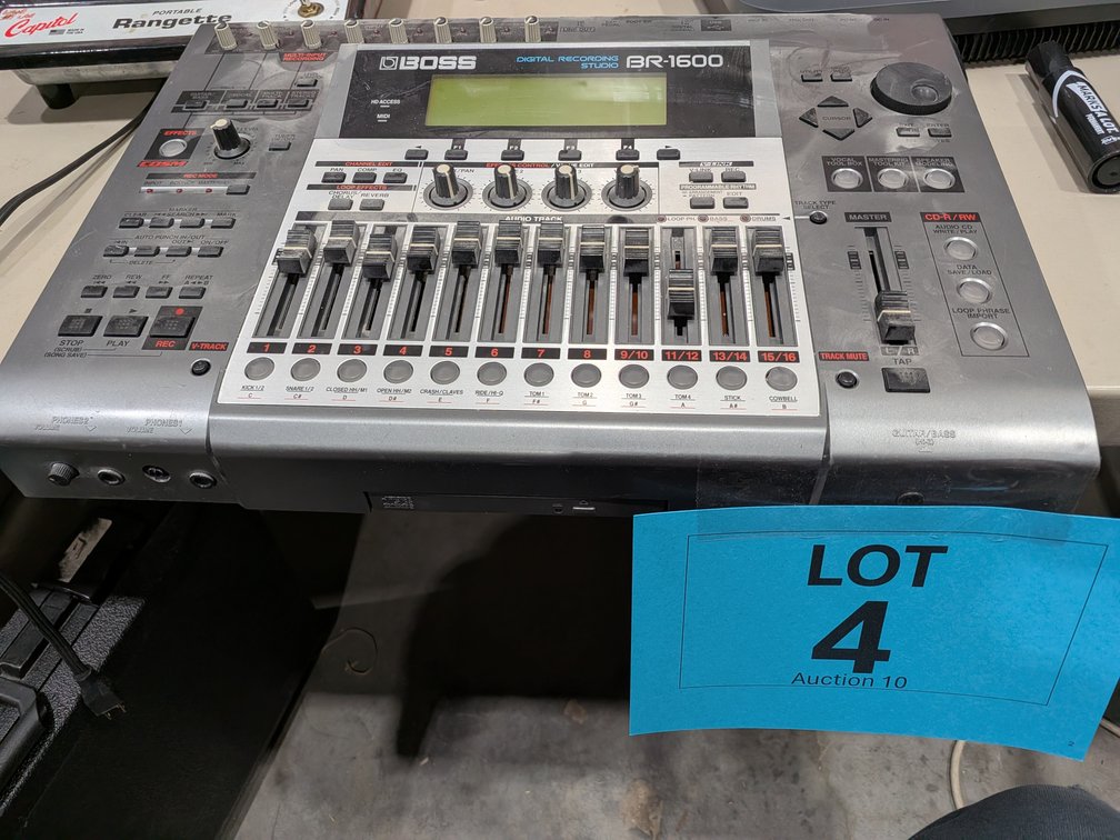 Boss 16- Track Recorder