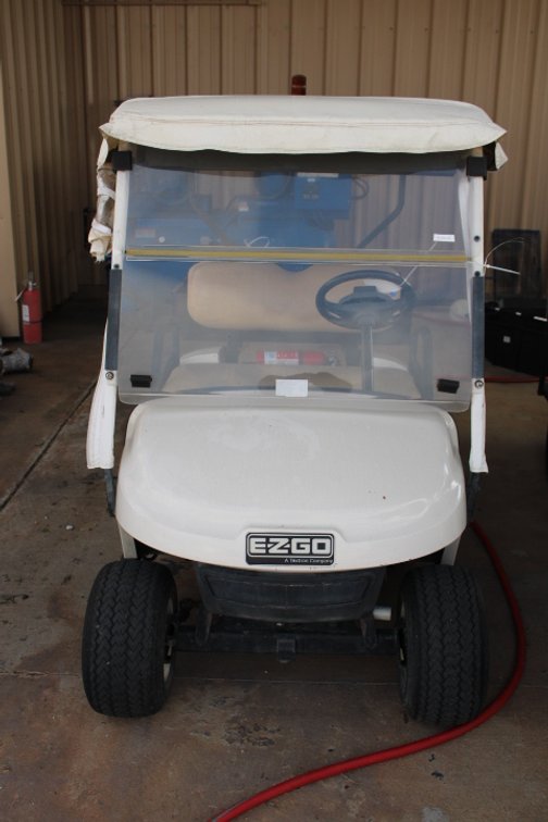 E-Z-GO Golf Cart