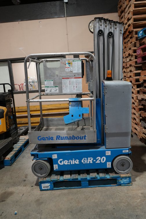 Genie Runabout Manlift