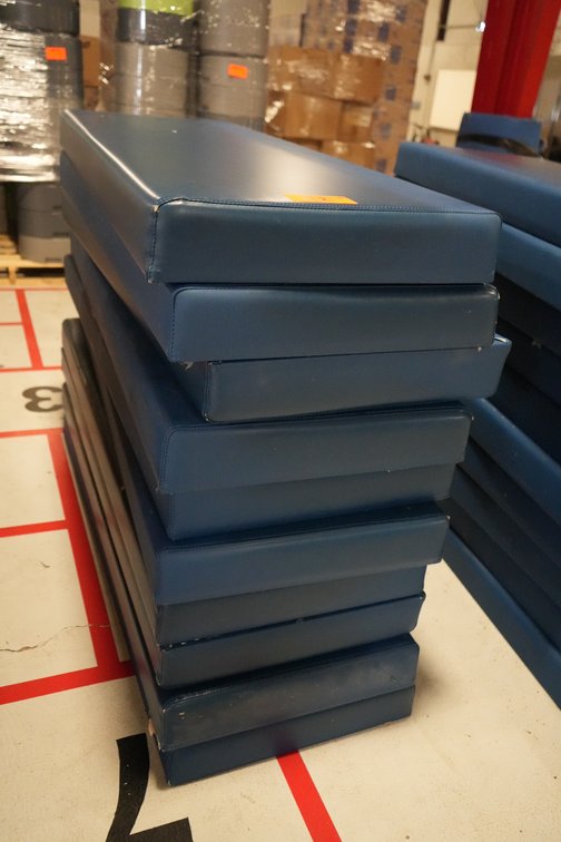 Vinyl-Covered Foam Gym Mats