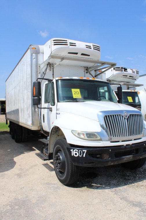 2008 International Commercial Dura Star 4400 Box Truck - Will Need to be Towed