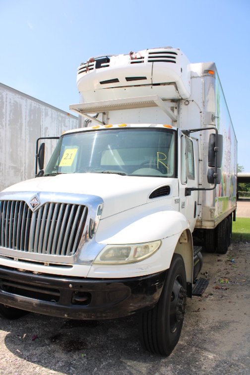 2006 International Commercial 4400 SBA 6X4 Box Truck