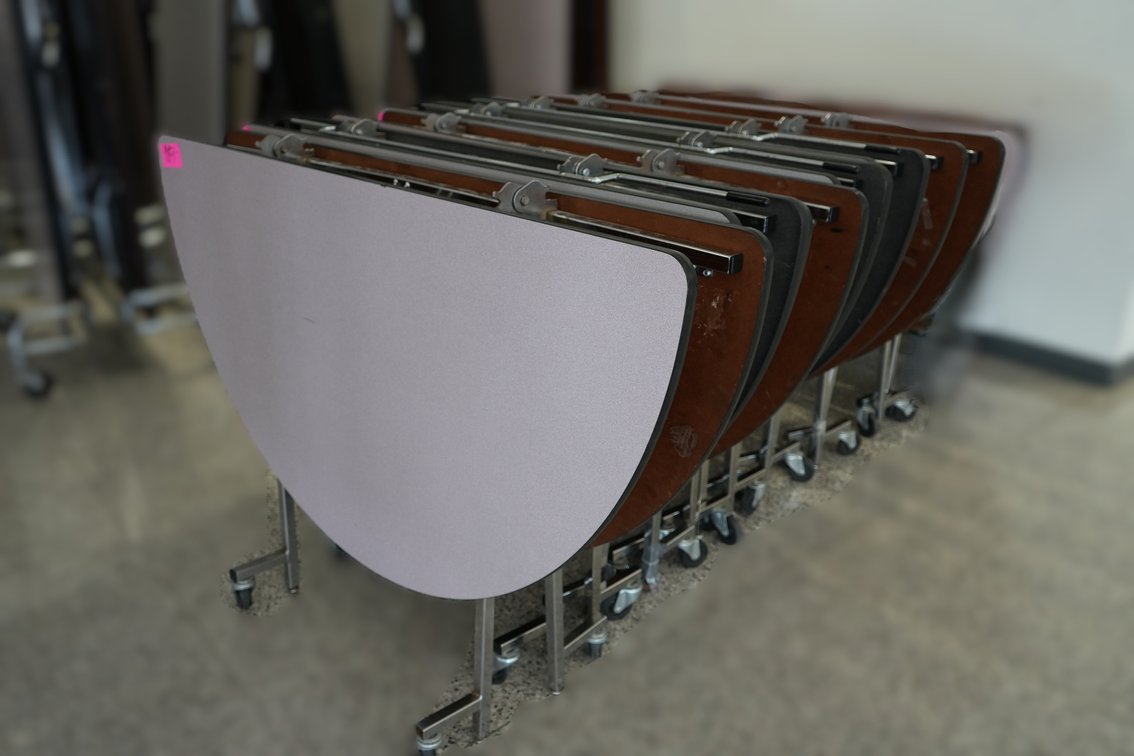 Round Folding Tables