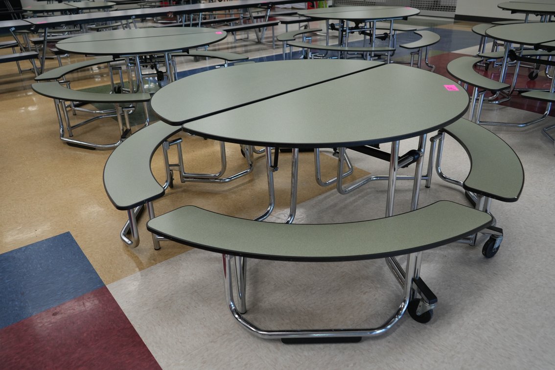 Round Folding Cafeteria Tables