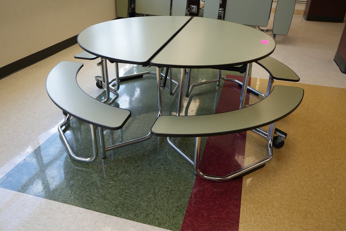 Round Folding Cafeteria Tables