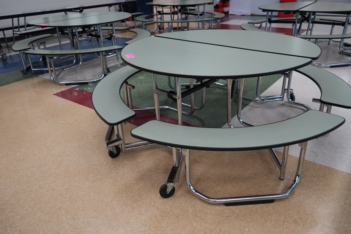 Round Folding Cafeteria Tables