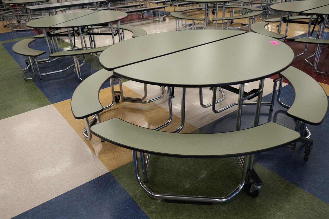 Round Folding Cafeteria Tables