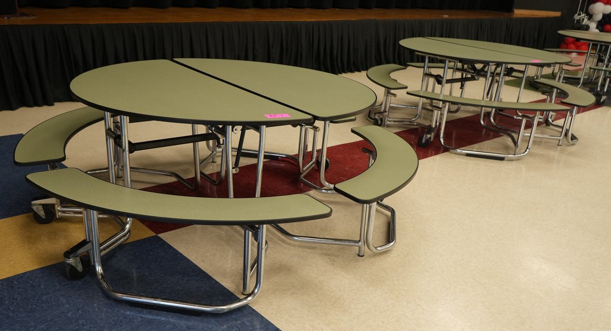 Round Folding Cafeteria Tables