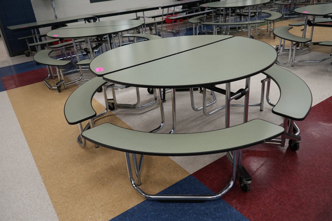 Round Folding Cafeteria Tables