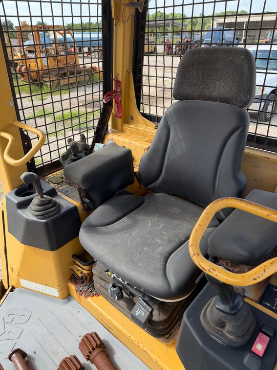 Image for 2005 CAT D3G LGP Dozer | Fort Bend County Auction - Richmond, TX 77469