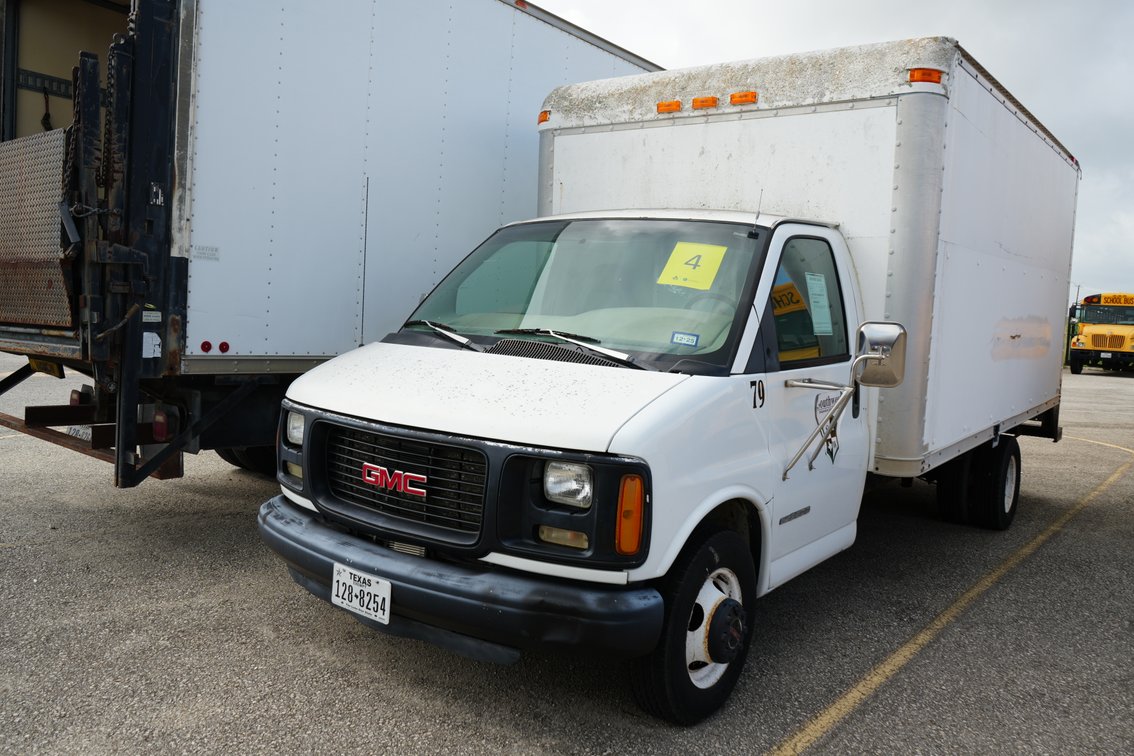 1999 GMC 3500 Box Truck